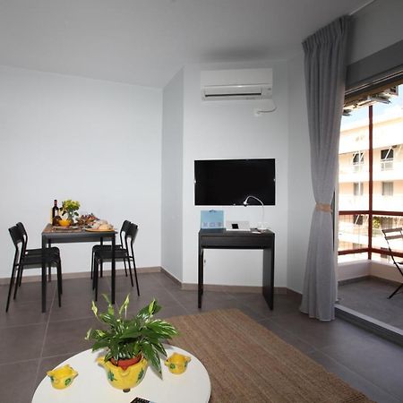 Edem Beach Apartment With Mountain View By Athenian Homes المظهر الخارجي الصورة